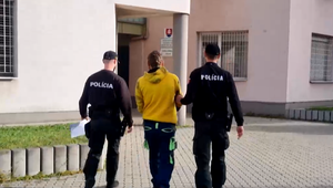 Fajčiarska pauza sa zmenila na surovú bitku. Stavbár upadol do bezvedomia