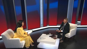 Politika 24: Peter Kotlár priznal výšku platu, aj osobného šoféra