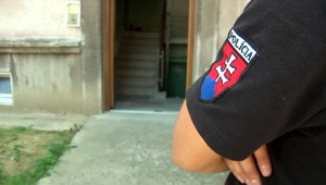 Neznámy muž znásilnil dievča (17) pri drevárni. Polícia po ňom pátra