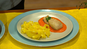 Sumec s paprikovou omáčkou a cestoviny s tvarohom