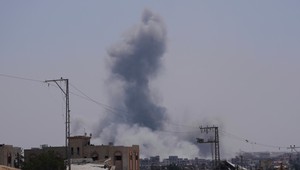 Izraelský útok v Gaze zabil troch záchranárov a novinárov