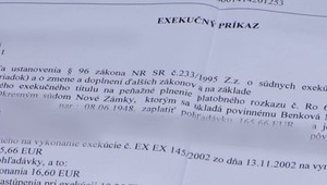 Podľa zákona jej na dôchodok siahnuť nemôžu. Napriek tomu sa pre exekúciu nedostane k svojim peniazom