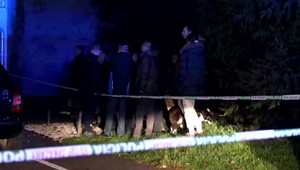 Z bytov utekali pred požiarom v papučiach a pyžamách. Z paneláka evakuovali hasiči takmer 70 ľudí