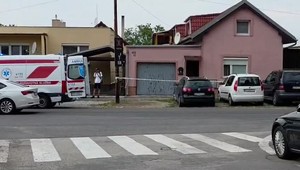 Dráma v Šamoríne: Policajti v dome objavili mŕtveho muža, útočiť mal jeho otec