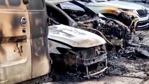 Podpaľači znova úradovali: Plamene zničili autá za 90-tisíc eur