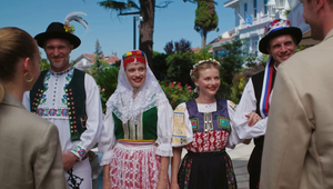 Herci zo seriálu Lásky v Istanbule si obliekli slovenské kroje: Aha, ako im to svedčí!