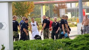 Bodnutie do krku a bitka! V Petržalke bolo horúco...