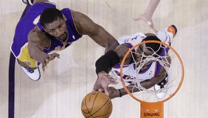 Druhým finalistom zámorskej NBA Los Angeles Lakers