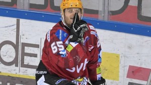 Mimoriadne bizarné zranenie. Hokejista si odsekol časť nosa