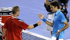 Hewitt (32) trénuje s Federerom. Teší sa z klubu tridsiatnikov
