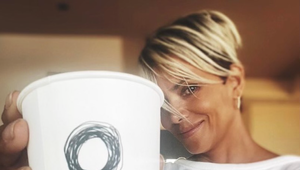 Bola pod vplyvom..? Hviezdna herečka vyšla na balkón úplne NAHÁ a nechala sa odfotiť!