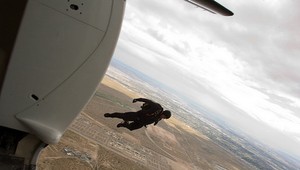 Zoskok zo 4200 metrovej výšky sa zmenil na boj o život