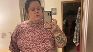 Kvôli nevhodnému outfitu ju vyhodili z lietadla: Ako by ste na TO zareagovali vy?