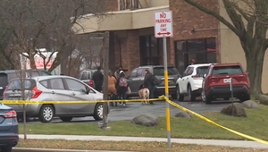 Streľba na škole: 15-ročné dievča zabilo študenta a učiteľa, potom sa zastrelilo