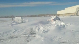 tvojenoviny: New York zápasí s tonami snehu!