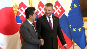 V Bratislave rokujú lídri krajín V4. Samit má však výnimočného hosťa - japonského premiéra