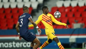 Nočný ohňostroj, hotelový poplach aj urážky Shakiry