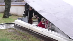 Protiatómový kryt ako Boží hrob: Obyvatelia sa tam chodia pokloniť k Božiemu telu