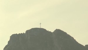 Čo s krížmi na štítoch? Počas búrok môžu byť nebezpečné