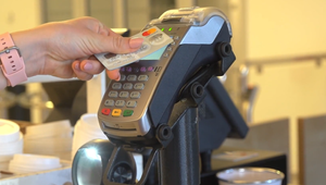 Deepfake, falošné banky a „bezpečné účty“. Ako sa mení tvár finančných podvodov?