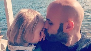 Až 20 rodín ju odmietlo, adoptoval si ju slobodný muž: Táto dvojica vás chytí za srdce