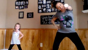 Tehotná žena s dcérkou HITOM internetu: Ich TANEC videlo už 21 miliónov ľudí!