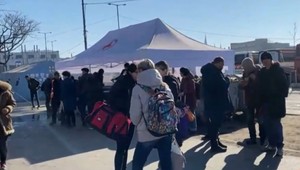 Štáb TV JOJ na Ukrajine: Do Ľvova utekajú ľudia z celej Ukrajiny