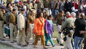 Horúci výlet Oprah do Indie! Ochrankári sa pobili s novinármi!