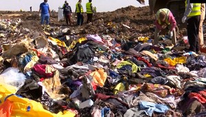 Príbuzní obetí tragického letu Boeingu 737 MAX dostávajú namiesto pozostatkov zhorenú pôdu