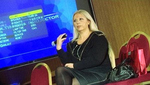 Mojsejovci v Bratislave. Nora pripravená použiť lopatu