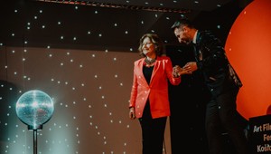 V Košiciach cez víkend vyvrcholil 27. Art Film Fest – poďte s nami nazrieť na jeho záverečný ceremoniál