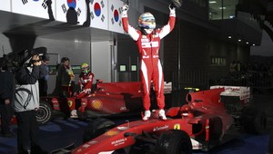 F1: Kórejská premiéra v daždi, okruh v Yeongame ovládol Alonso