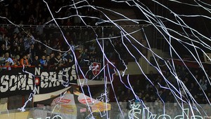 Mikuláš ošklbaný o cukríky, Zvolen sa brodil plechovkami na ľade