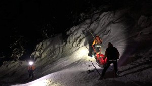 Hovorí sa o nich málo, pritom sú prví v línii. Operátorka horských záchranárov zozbierala príbehy zo služby