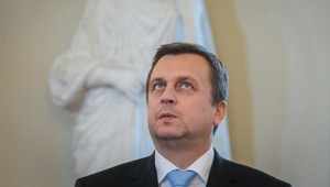 SNS aj vláda sú vystavené neoprávnenému tlaku, tvrdí Danko