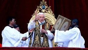 Pápež vo vianočnom posolstve žiadal mier pre Sýriu