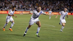 Gerrardov prvý gól pri debute v MLS! Keane s hetrikom