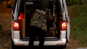 Vyšetrovali gang vykrádačov chát, napokon sa kriminalisti dostali ku obchodovaniu so zbraňami