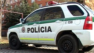 Streľba vo Vrakuni! Policajti našli krvácajúceho mladíka (25)