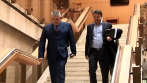 Vláda odsúhlasila novelu zákonníka práce. Finančne si prilepšia desaťtisíce slovákov.