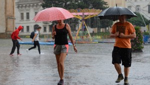 Volebný víkend sa skončí búrkami: Pozrite sa, kde všade sú zvýšené výstrahy