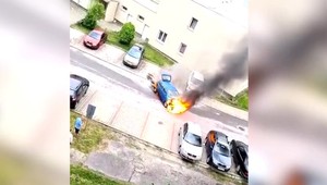 VIDEO: Horúce chvíle vodiča 20-ročnej Škodovky. Začala horieť, keď ju naštartoval