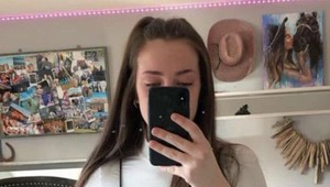 Študentku poslali domov za nevhodný outfit: Myslíte si, že je TOTO prehnané?