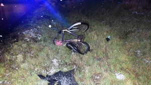 Neosvetlený a bez prilby. Pri tragickej nehode prišiel o život cyklista