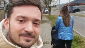 Päť dní po pôrode a už kočíkujú! Robo Papp ukázal štvorkolesové žihadlo svojho synčeka!