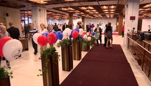 Deň otvorených dverí v parlamente. Rady na Smer, u Kotlebu nikto