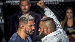 Zastaví Attila Végh rozbehnutého Karlosa Vémolu?