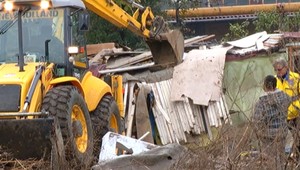 Ťažké mechanizmy za košickou teplárňou. Zbúrali nelegálnu osadu