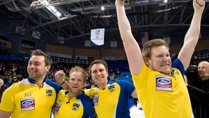 Titul Švédom, Kanaďania strieborní, bronz do Škótska