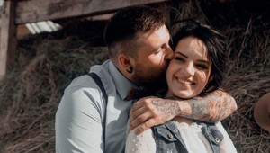 Iné ženy by sa zrútili, ona sa opäť usmieva: Z toho, čo jej spravil exmanžel, vám príde zle